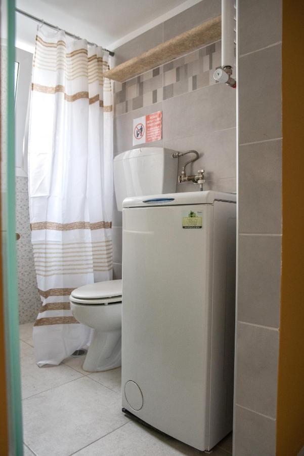 Apartment 3c's-central, Cosy, Convenient To Airport 24/7 Athens